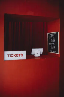 Mon Q Club - Alek Katar