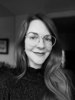 FISHER Laura Headshot 2025-modified